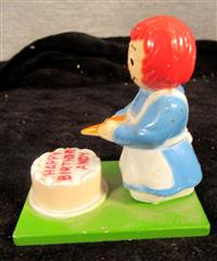 LOT OF 6 VINTAGE VANITY FAIR DIE CAST FIGURINES - SCOOBY FRED RAGGEDY ANN - FIGU